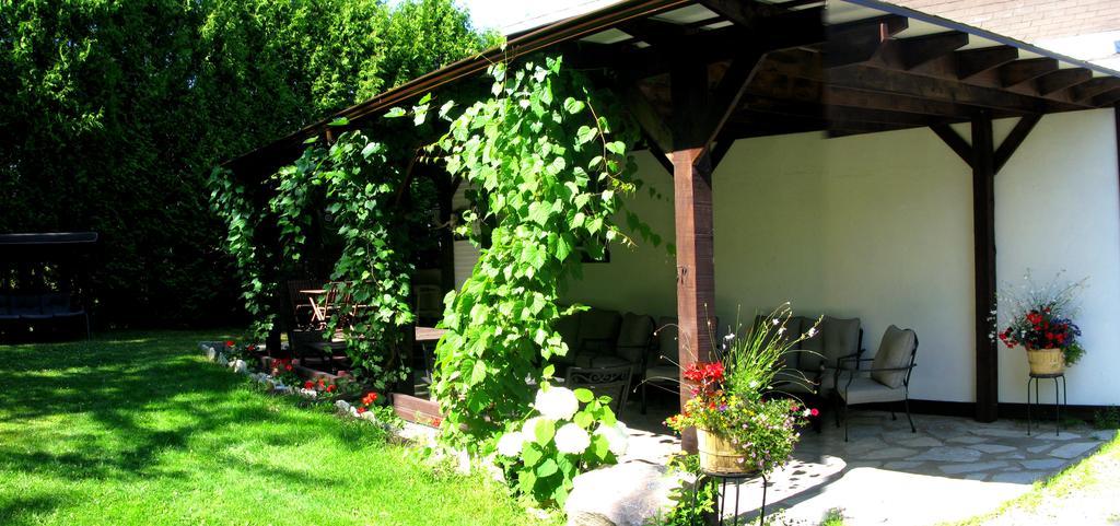 Gîte Aux Traditions Saint-Jean-des Piles Extérieur photo