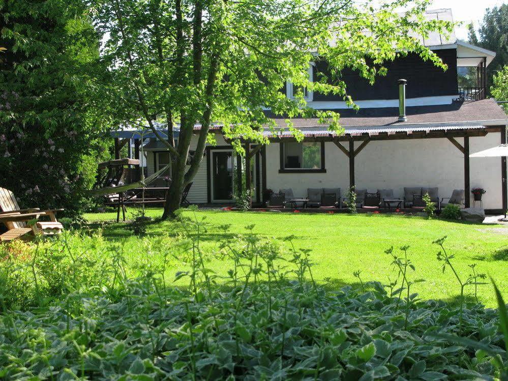 Gîte Aux Traditions Saint-Jean-des Piles Extérieur photo